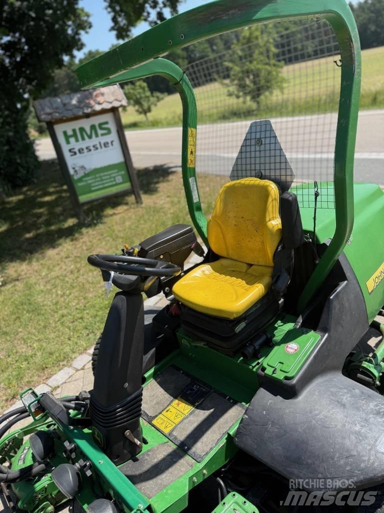 John Deere 8800 乗用・自走モア/芝刈り機
