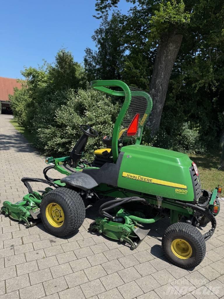 John Deere 8800 乗用・自走モア/芝刈り機