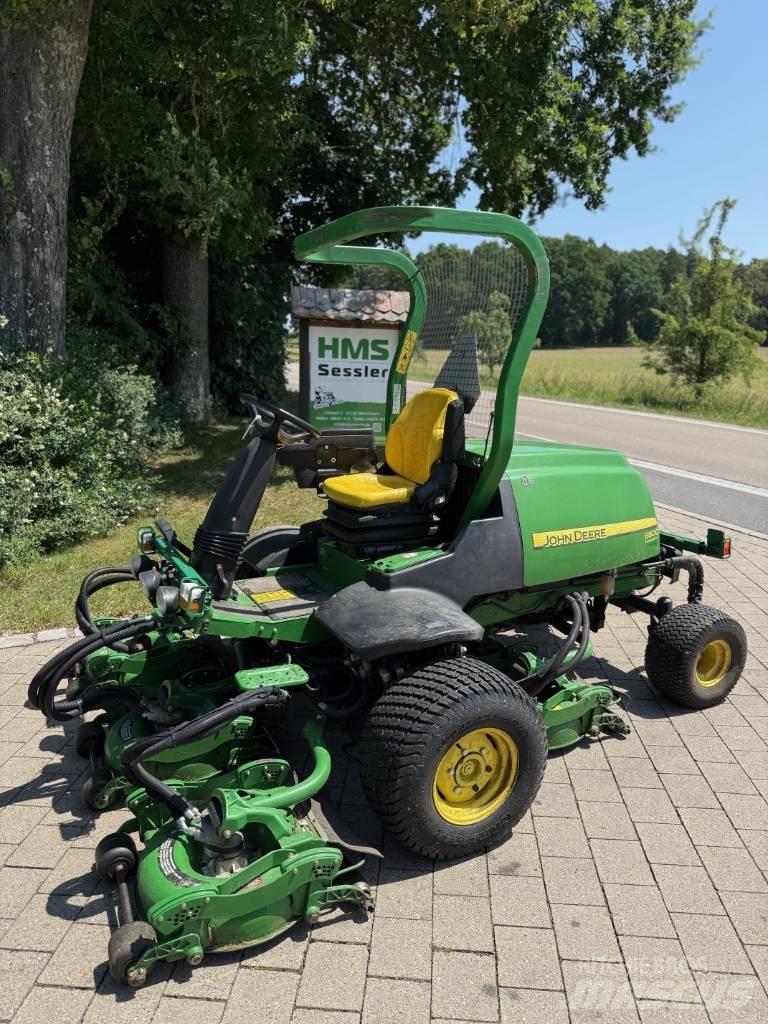 John Deere 8800 乗用・自走モア/芝刈り機