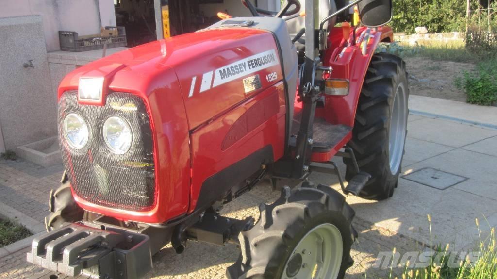 Massey Ferguson 1529 トラクター