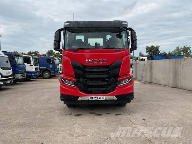 Iveco X-Way 420 ミキサー車
