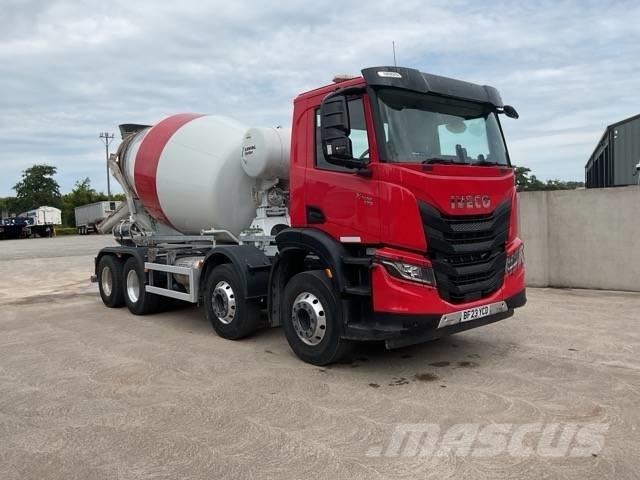 Iveco X-Way 420 ミキサー車