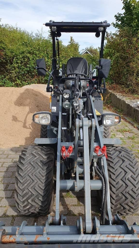 GiANT G 2300 X-tra ホイールローダー・タイヤショベル