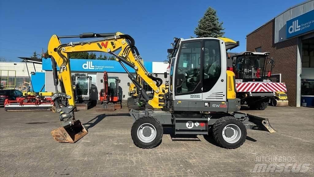 Wacker Neuson EW65 特殊油圧ショベル