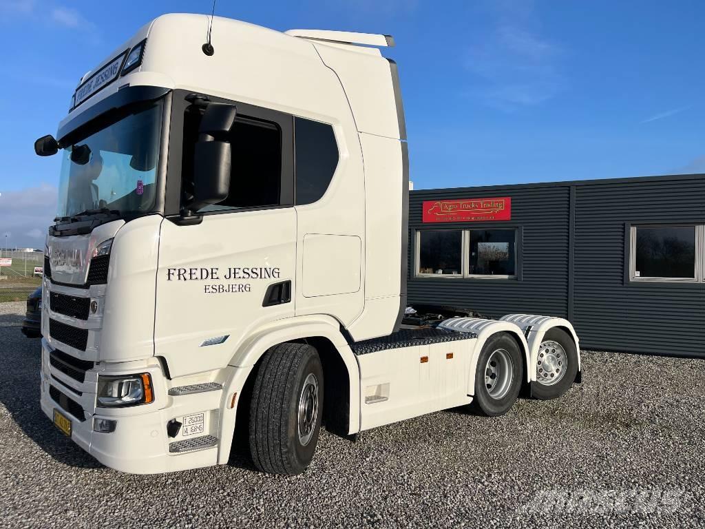 Scania R 560 LA 中古トラクターヘッド | トレーラーヘッド