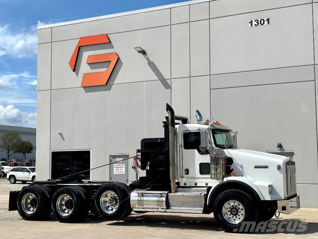 Kenworth T 800 レッカー車