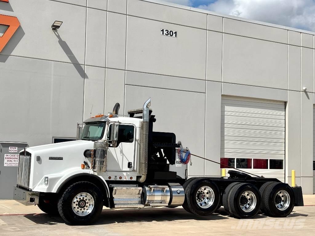 Kenworth T 800 レッカー車