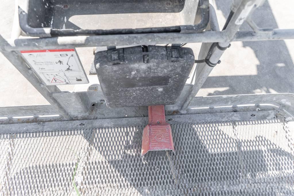 Manitou 180 ATJ ブームリフト　屈伸型