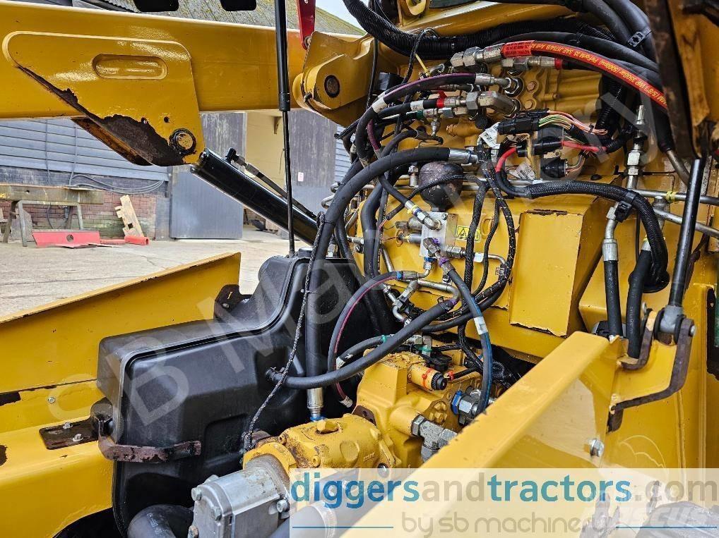 CAT 257 D スキッドステアローダー
