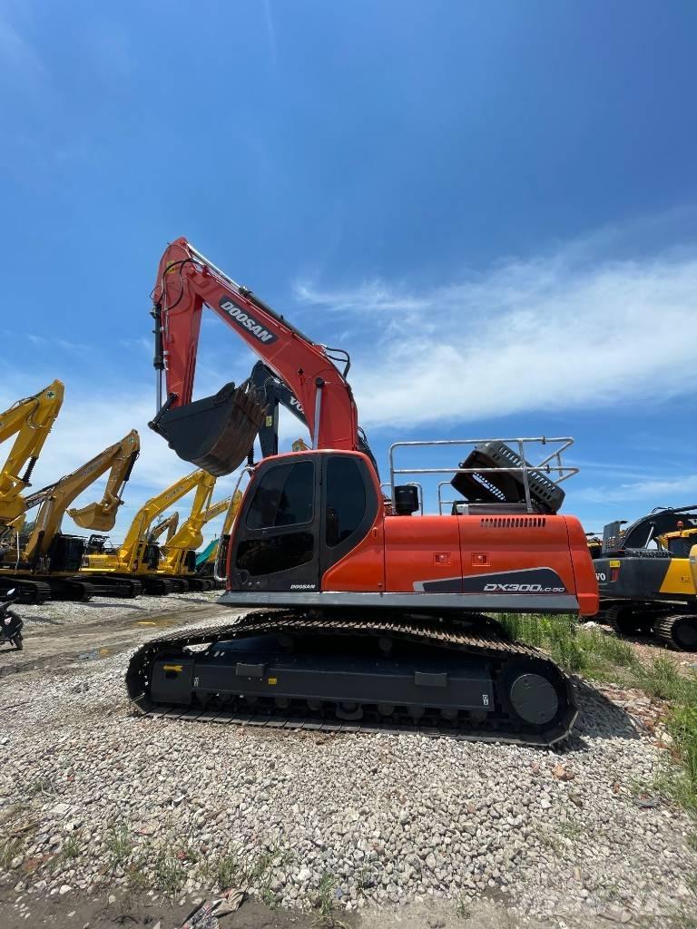 Doosan DX 300 LC 大型油圧ショベル12t以上（パワーショベル・ユンボ）