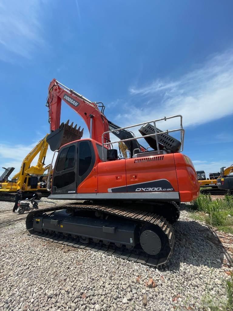 Doosan DX 300 LC 大型油圧ショベル12t以上（パワーショベル・ユンボ）