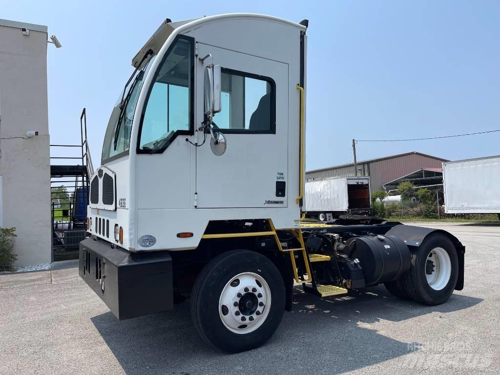 Autocar ACTT 42 ターミナルトラクター