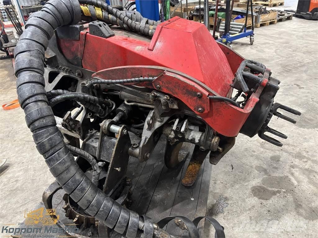 Komatsu C144 ハーベスタヘッド