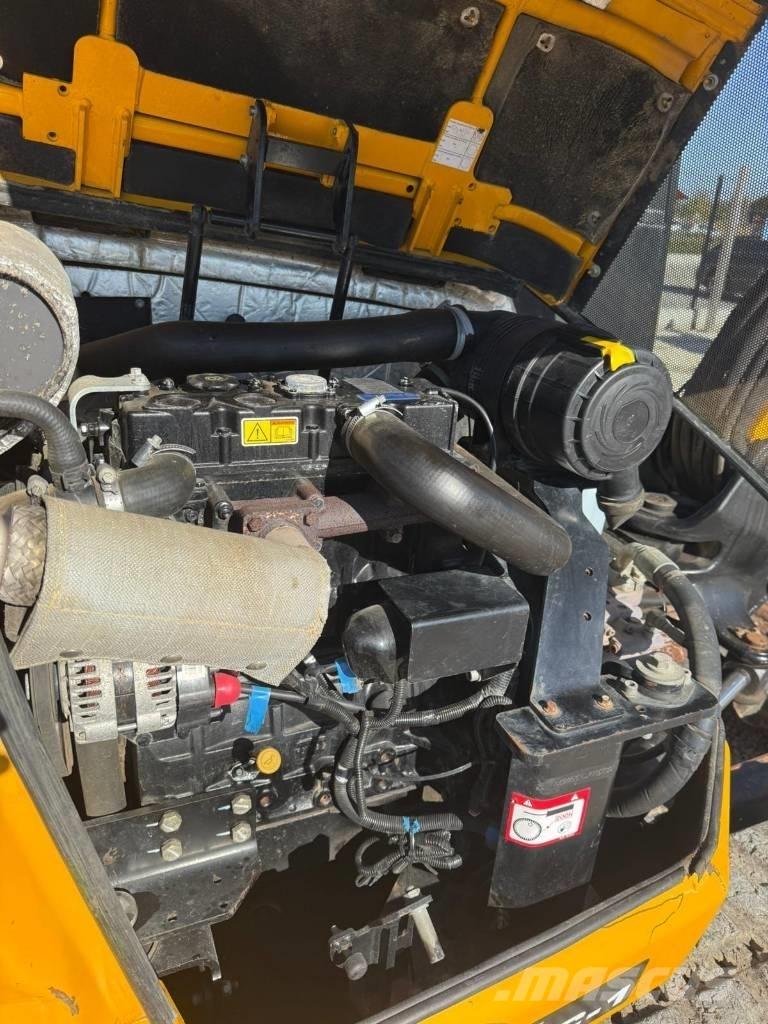 JCB 57 C-1 ミニ油圧ショベル 7t以下（ミニユンボ・ミニディガー）