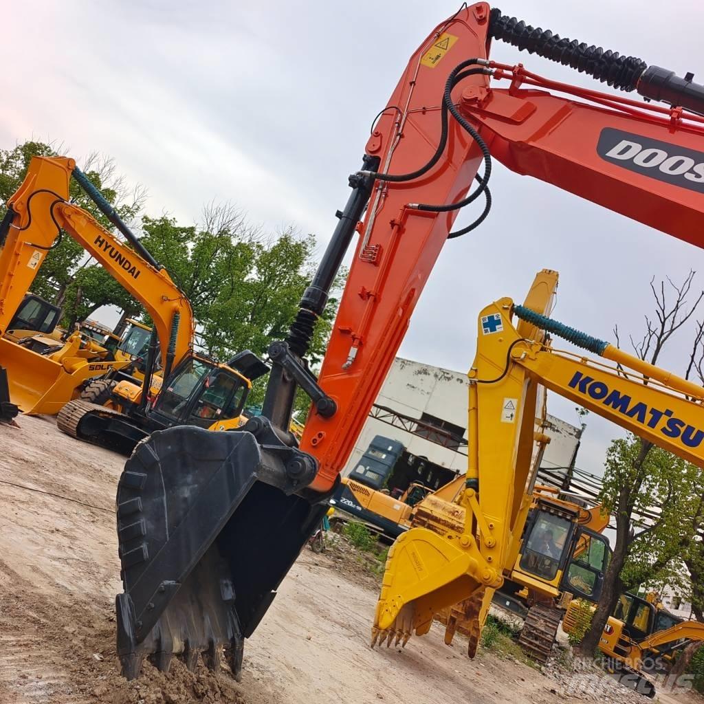 Doosan DX300 大型油圧ショベル12t以上（パワーショベル・ユンボ）