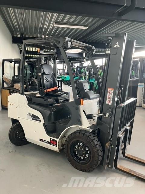 Mitsubishi FD25N3 ディーゼル・軽油