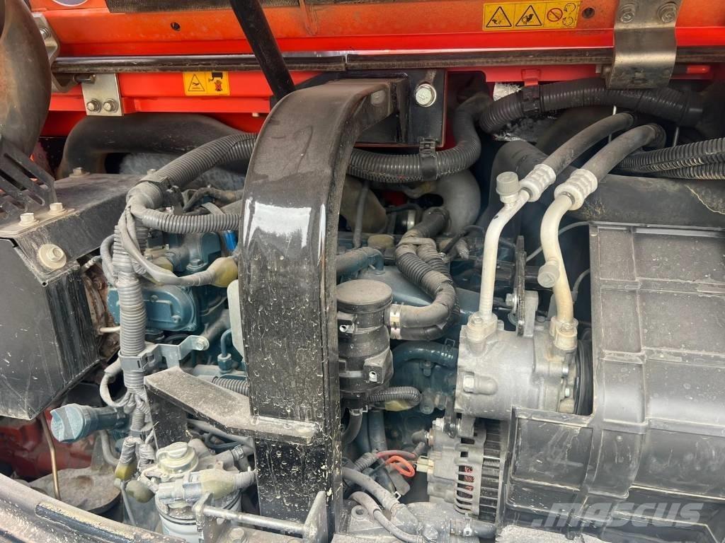 Kubota KX 080-4 ミニ油圧ショベル 7t以下（ミニユンボ・ミニディガー）