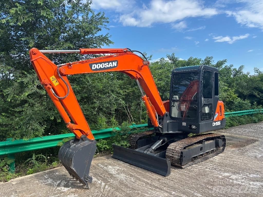 Doosan DH 55 ミニ油圧ショベル 7t以下（ミニユンボ・ミニディガー）