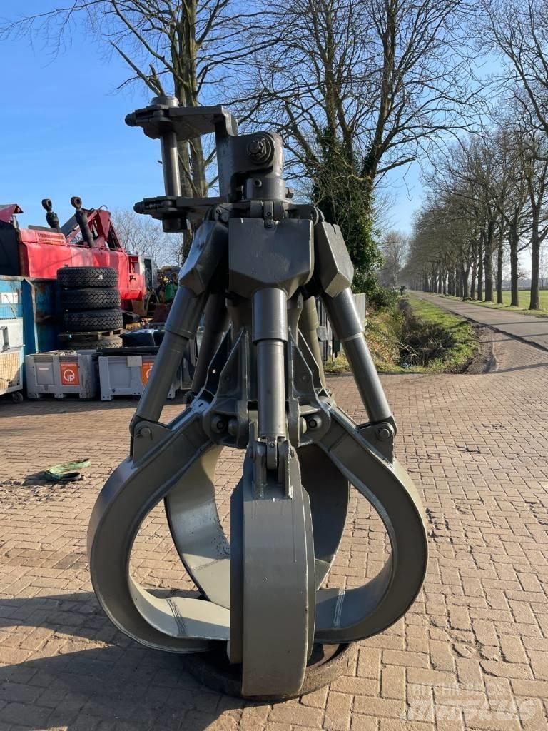 Fuchs HDMS 800 廃棄物／工業産廃処理機