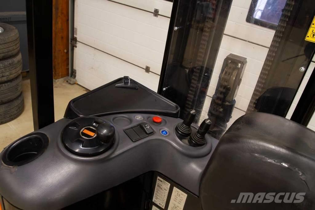 Rocla SST 16 AC 自走式スタッカー