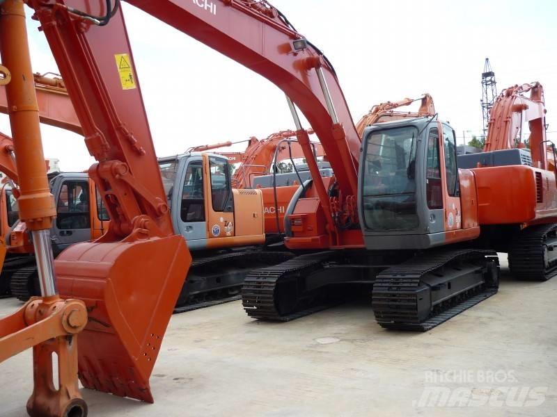 Hitachi ZX 225 US 大型油圧ショベル12t以上（パワーショベル・ユンボ）