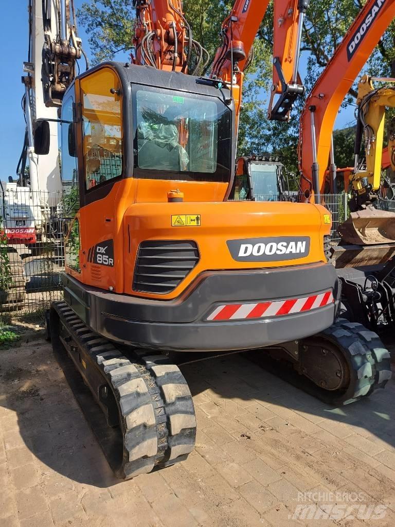 Doosan DX 85 R-3 中型油圧ショベル 7ｔ-12ｔ（ユンボ・パワーショベル・バックホー）