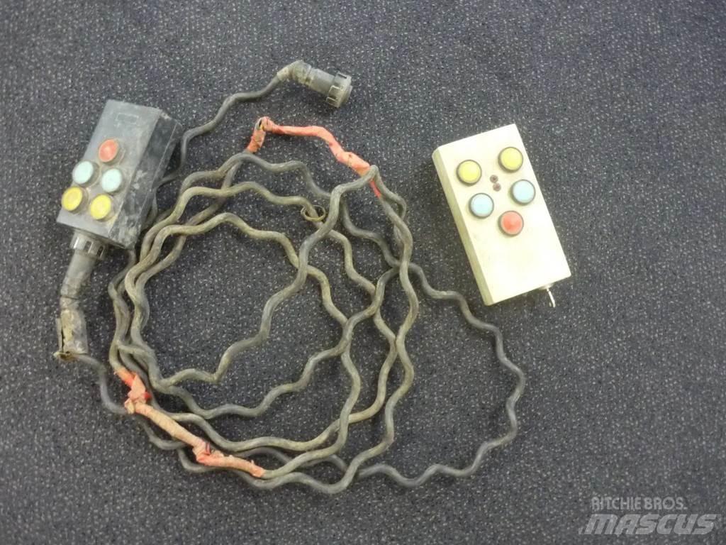 Extec Robotrac 自走式スクリーン