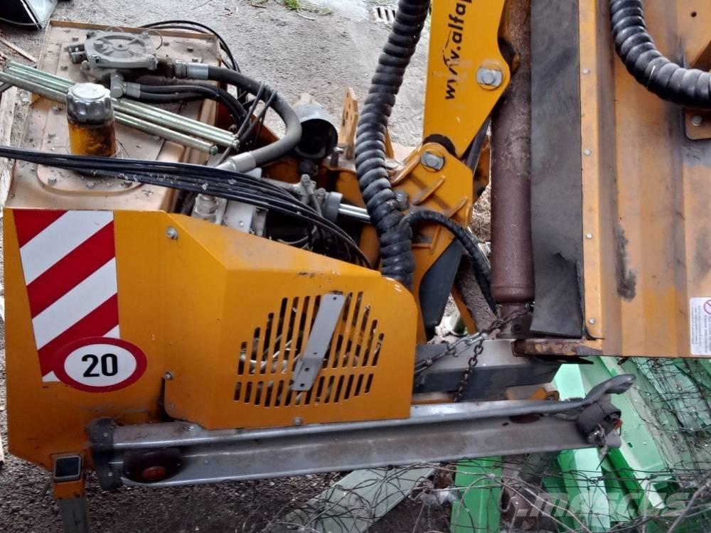 Femac DOC 400A グランド整備機械-その他