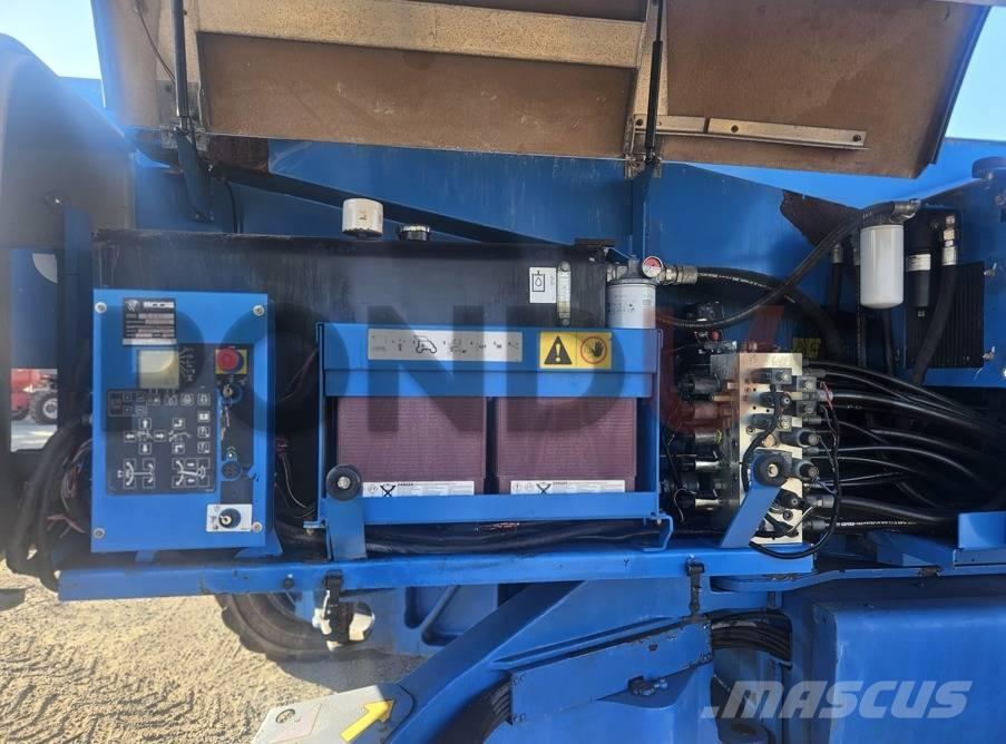 Genie Z 135 ブームリフト　屈伸型