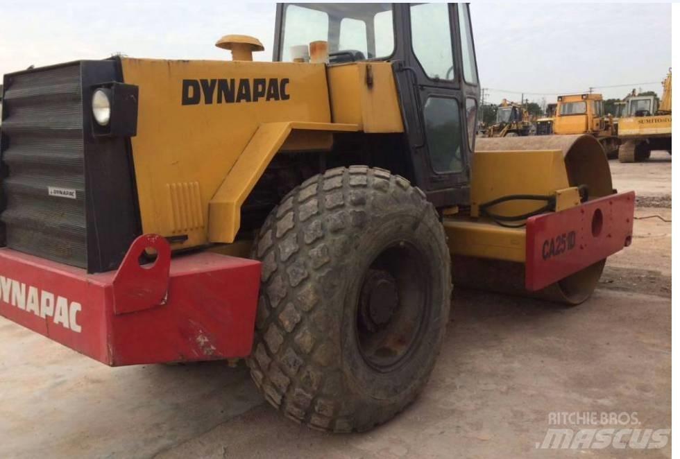 Dynapac CA 251 D 振動ローラ