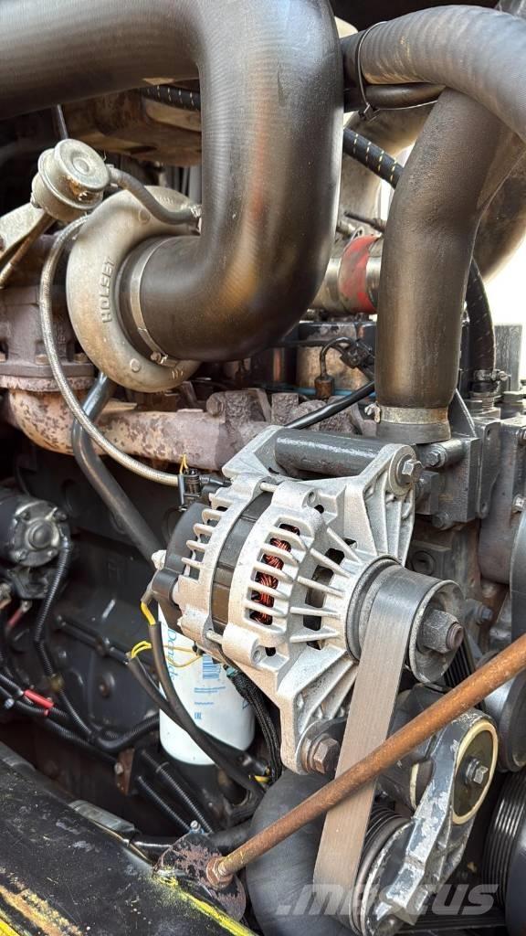 JCB 718 アーティキュレート式ダンプトラック