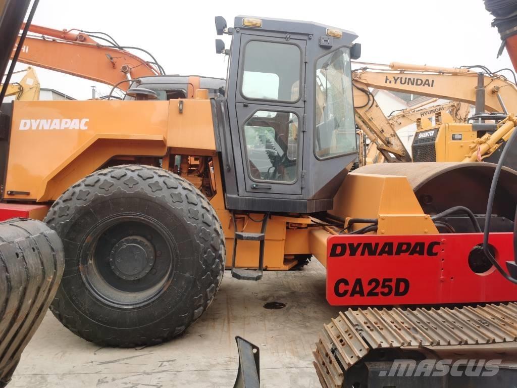 Dynapac CA 25 D 振動ローラ