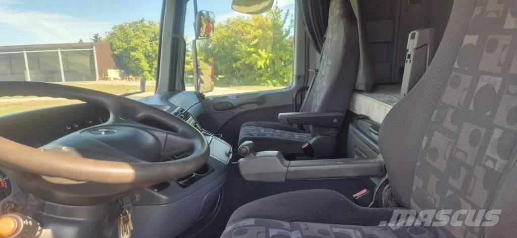 Mercedes-Benz Actros 林業機械輸送トラック