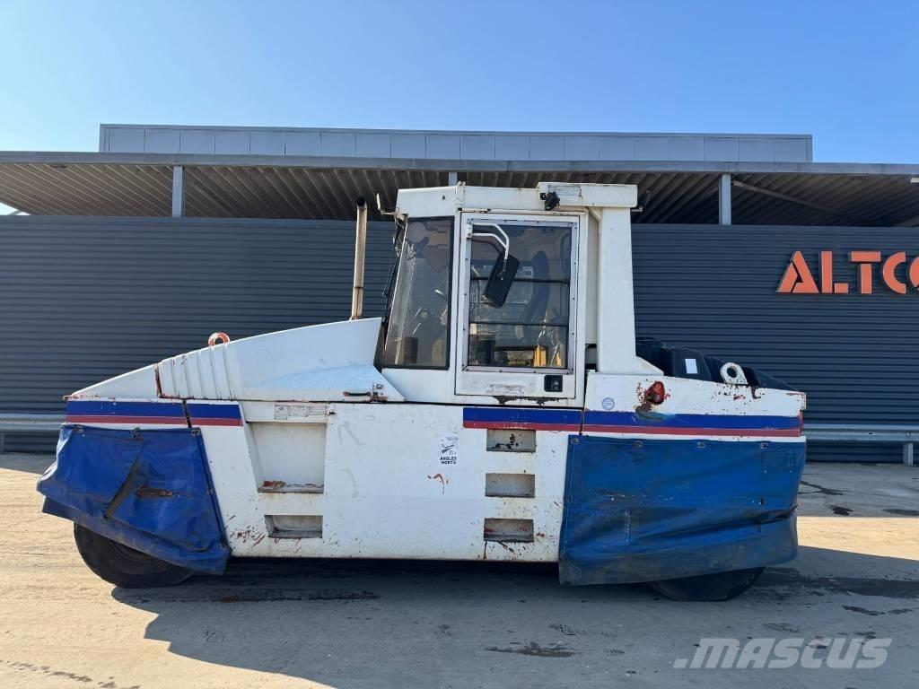 CAT RS-300B タイヤローラ