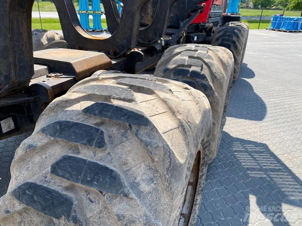Komatsu 855 フォワーダー