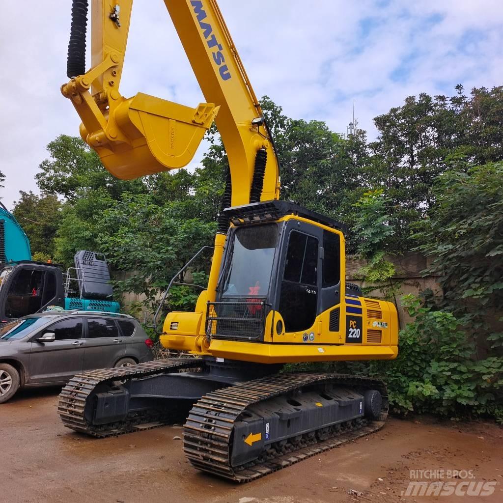 Komatsu PC 220-7 大型油圧ショベル12t以上（パワーショベル・ユンボ）