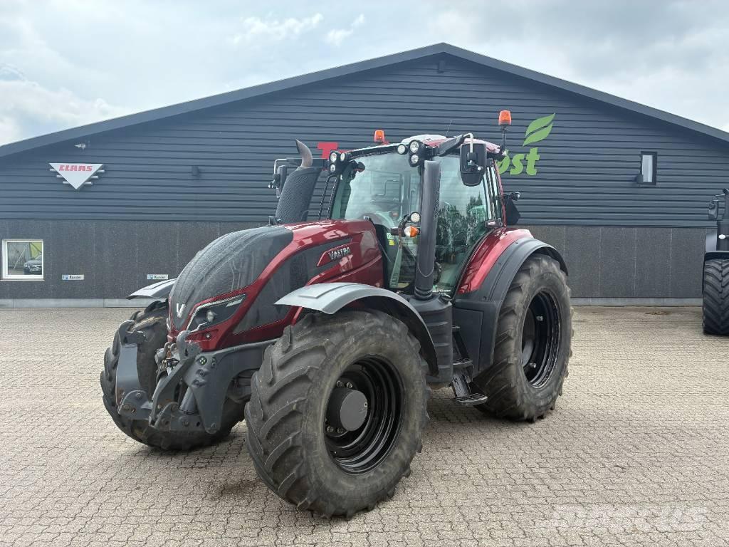 Valtra 254 Versus トラクター