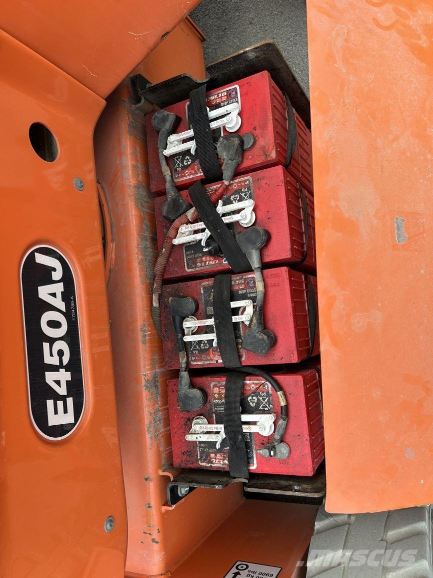 JLG E450AJ (2005) ブームリフト　屈伸型