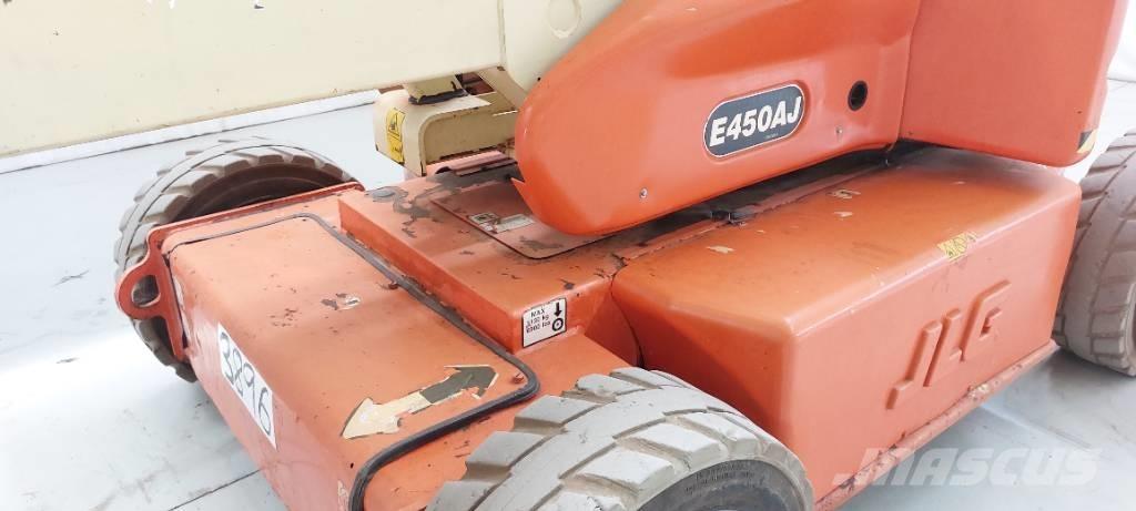 JLG E 450 AJ ブームリフト　屈伸型