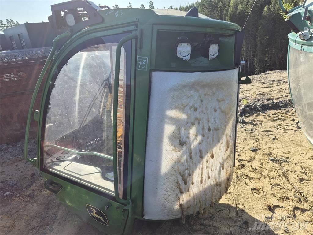 John Deere 1270G キャビン及び内装
