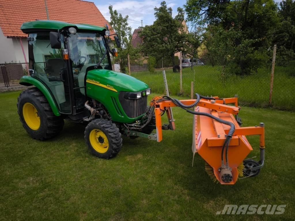 John Deere 3720 コンパクトトラクター