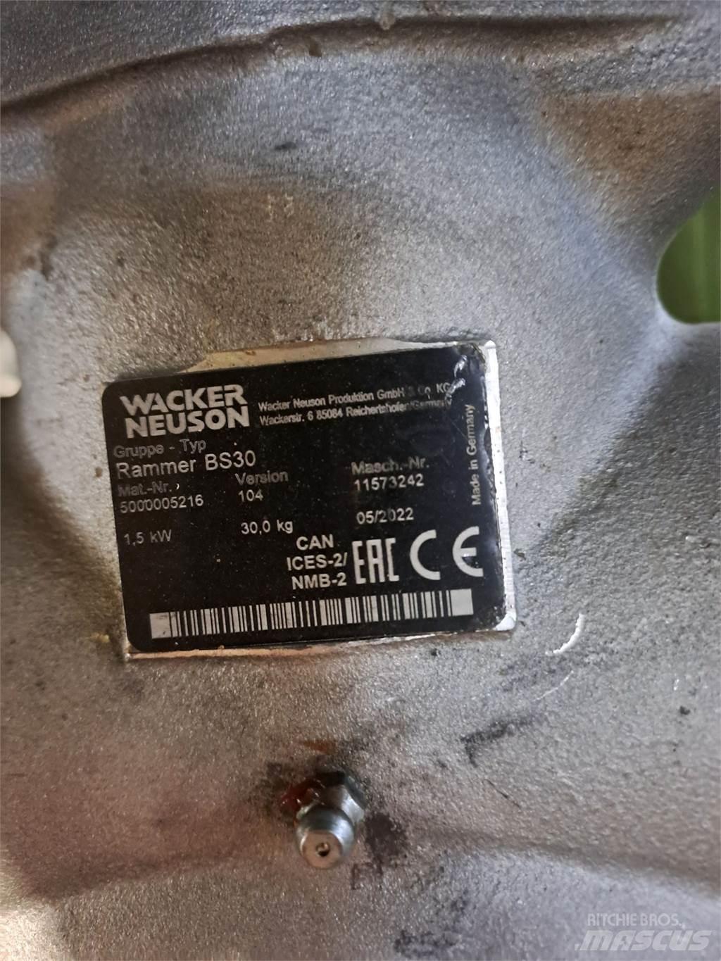 Wacker Neuson BS30 タンパ/転圧バイブレータ