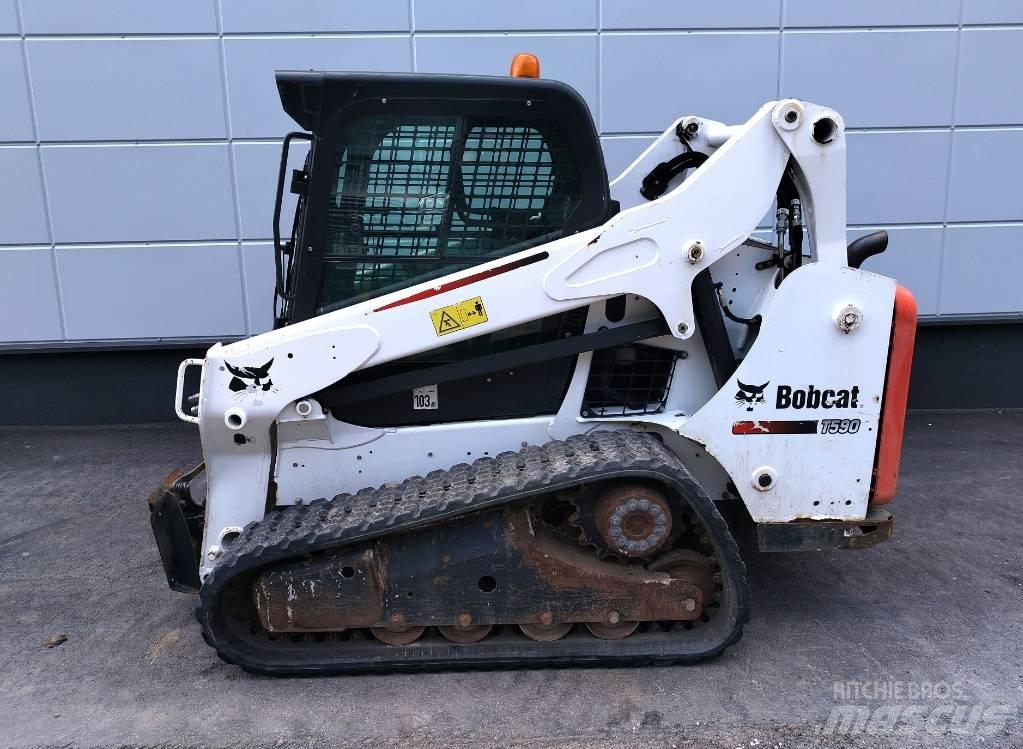 Bobcat T 590 スキッドステアローダー