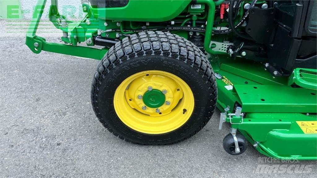 John Deere 3046R トラクター