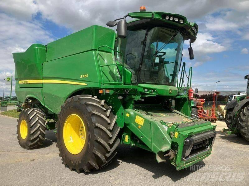 John Deere S770 コンバイン