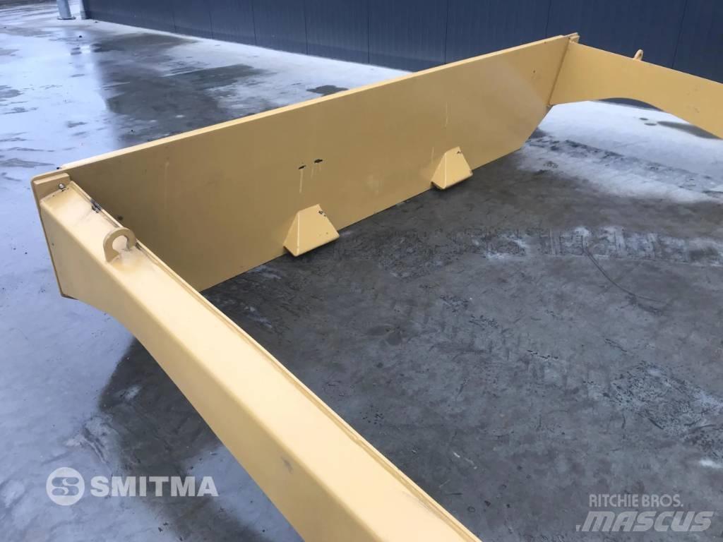 CAT 735B テールゲート