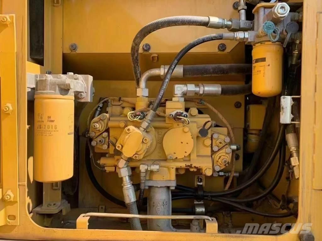 CAT CAT318D 大型油圧ショベル12t以上（パワーショベル・ユンボ）