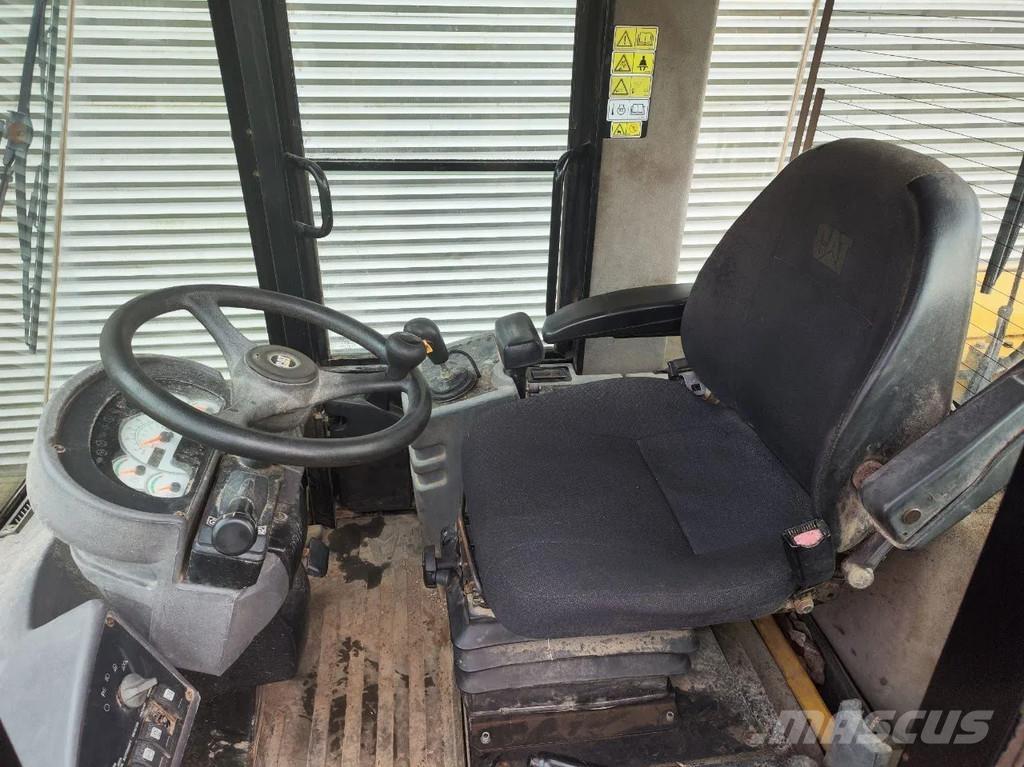 CAT 930G ホイールローダー・タイヤショベル