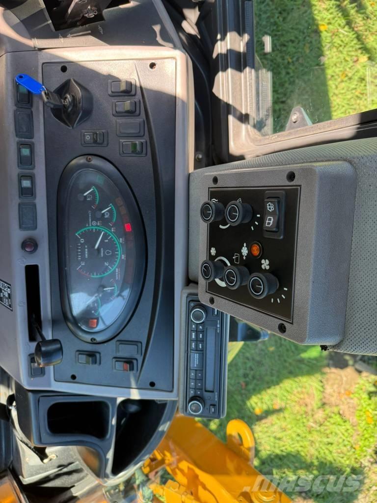 CASE 590 SM バックホーローダー