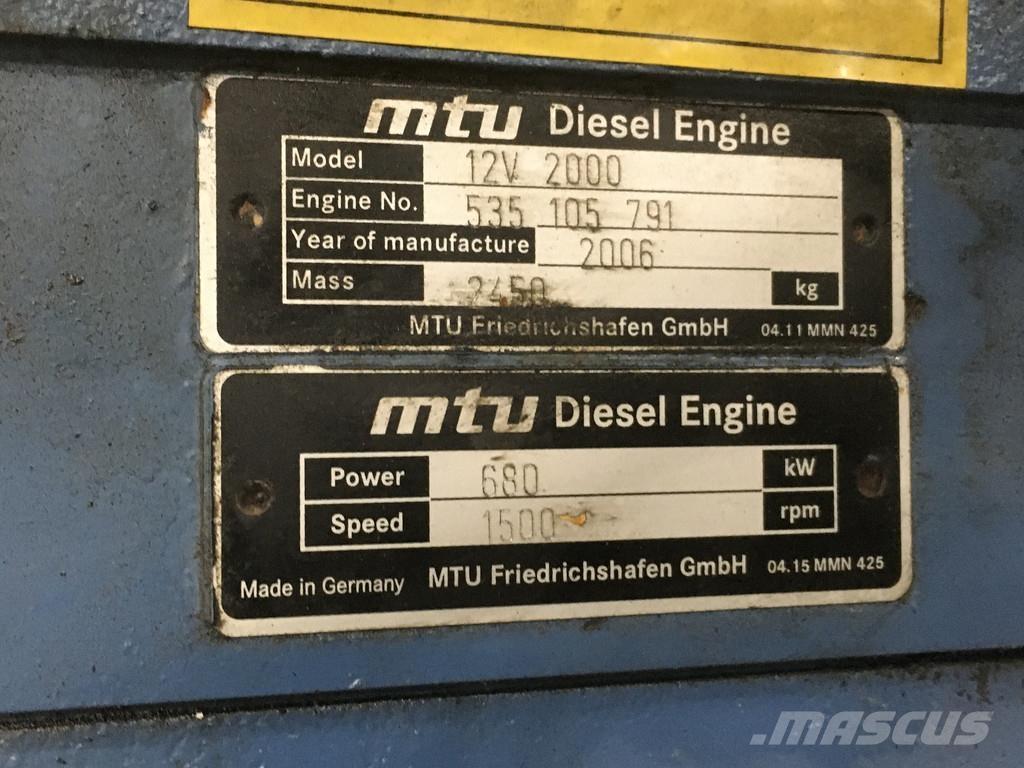 MTU 12V2000 USED エンジン